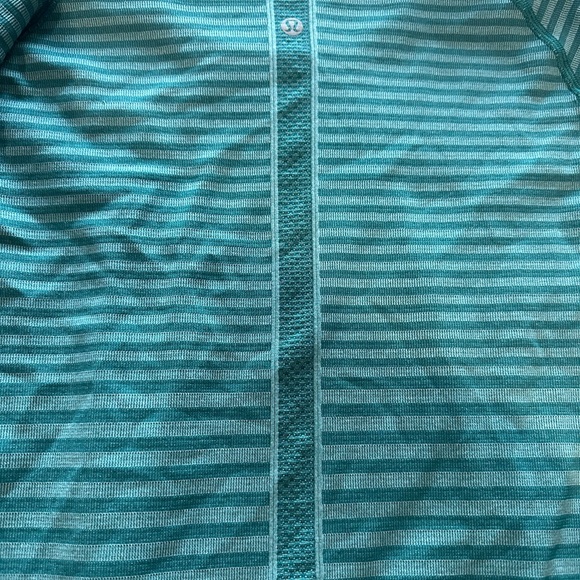 Used Ladies Lululemon Swiftly Tech Long Sleeve Teal Size 8 - Picture 5 of 5